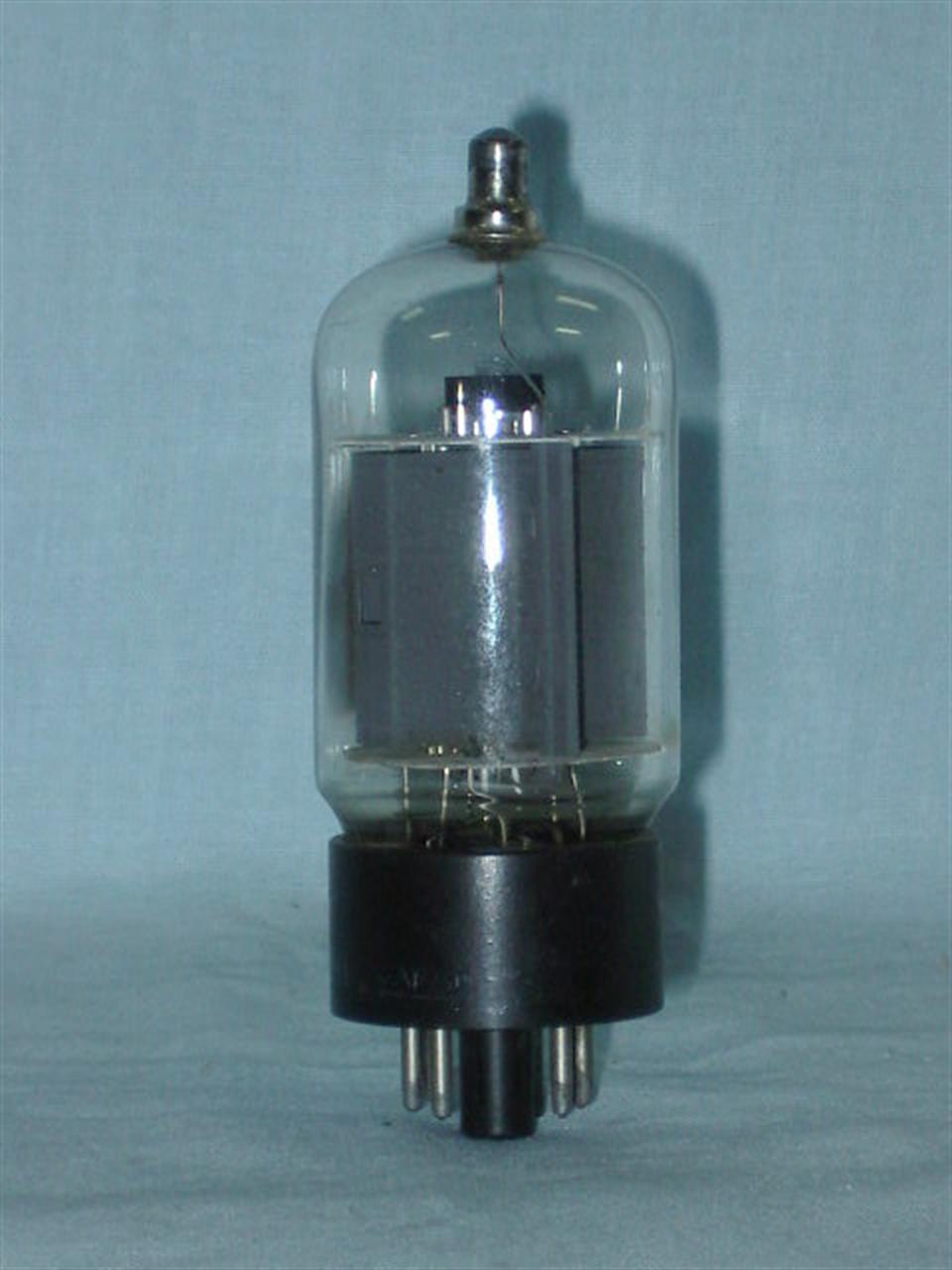 Válvulas petodos para transmissão de radiofrequência para soquete octal de oito pinos - Válvula 12DQ6 Hitachi - Usada