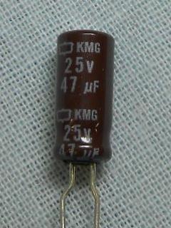 Capacitor eletrolítico 47uF 25V