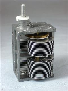 Capacitor variável Duplo 380pF/320pF mini com redutor