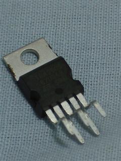 Circuitos integrados amplificadores de potência - Integrado TDA2006