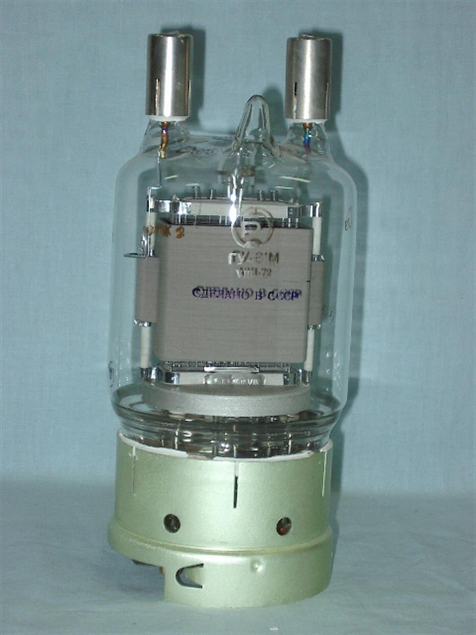Válvulas pentodo de alta potência com invólucro de vidro - Válvula GU81M